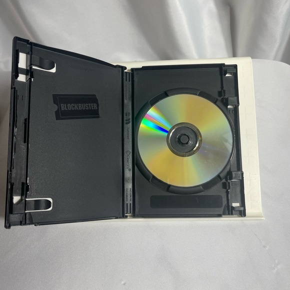 The Dukes of Hazzard Unrated DVD - Picture 3 of 4